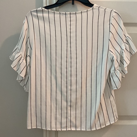 Supply & Demand ruffle sleeve striped top size XS - Picture 4 of 4